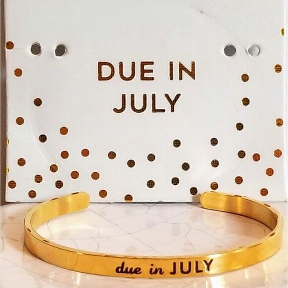 JULY Soon To Be Mommy Due In Engraved Bracelet - Picture 2 of 7